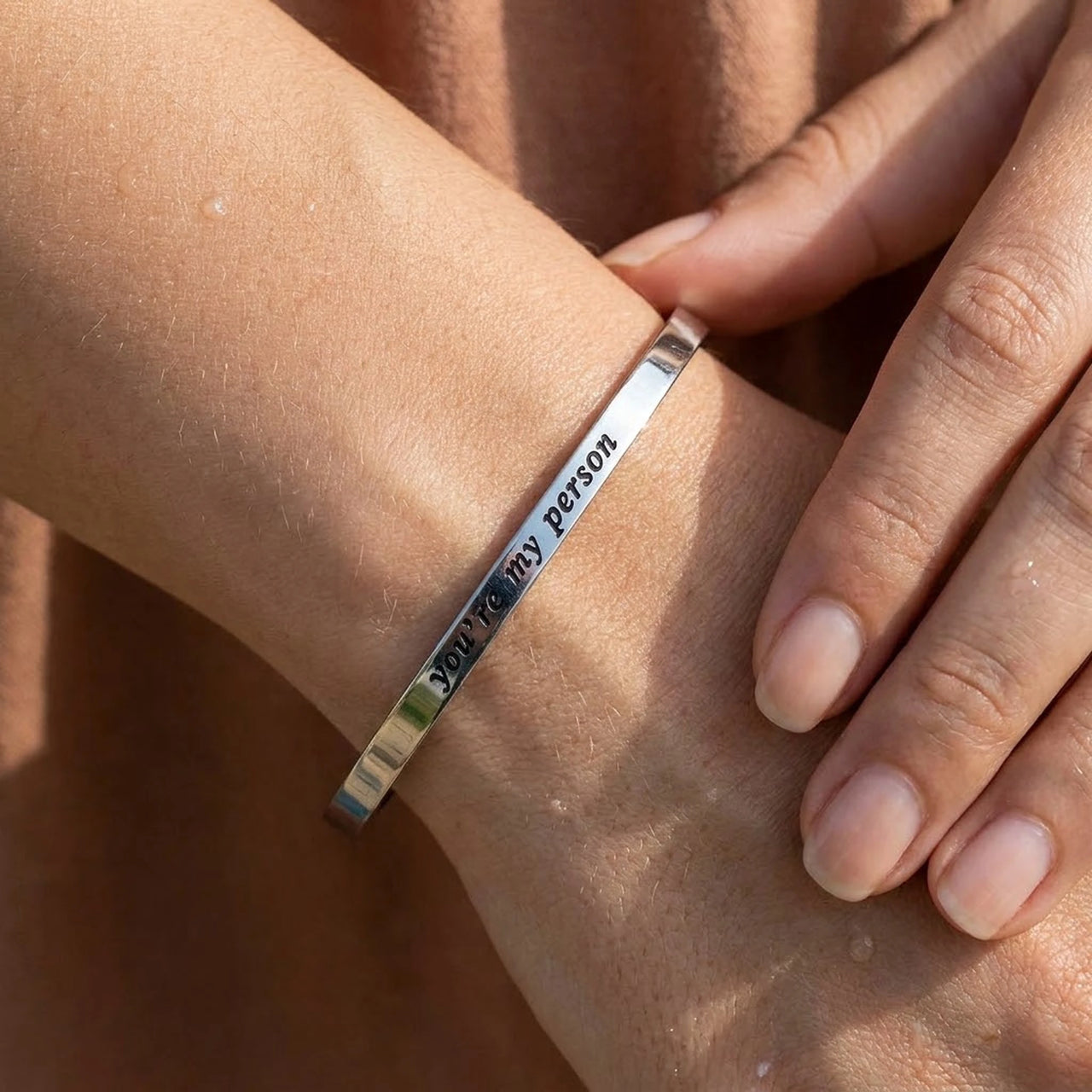 Waterproof bracelet — close-up of the details, silver | SKU: 8174603-silver-color